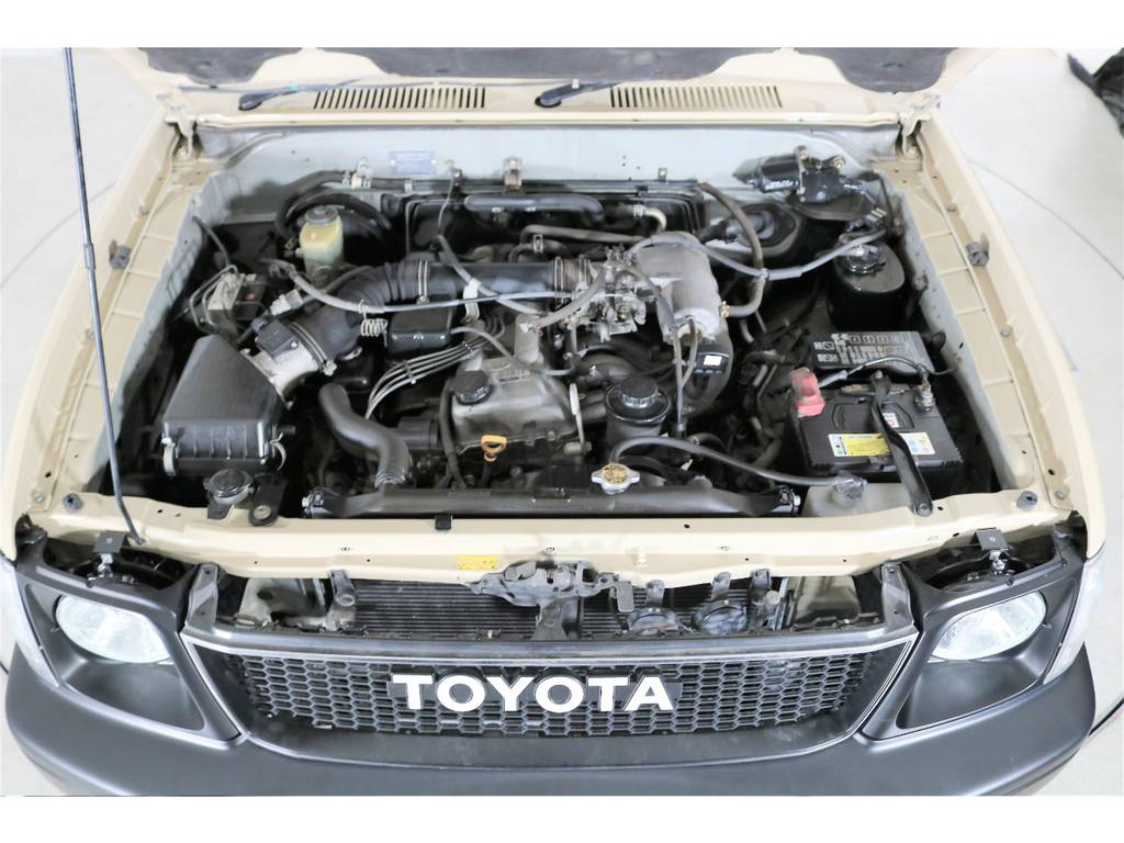 シャートですがガソリン２７００ｃｃ☆