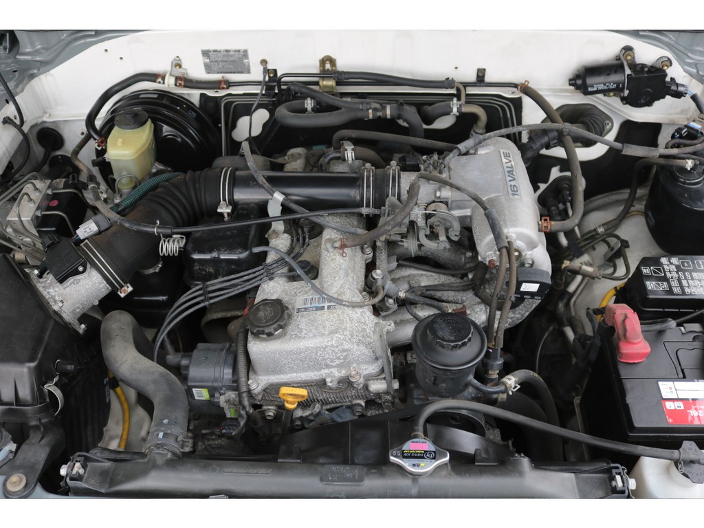 ２７００ｃｃの３ＲＺエンジン！タイミングチェーンで１０万キロ毎の交換も不要です！