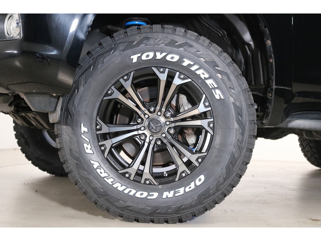 ＮＩＴＲＯジャベリン１７インチＡＷに、トーヨー２８５ＲＴタイヤの足元です！