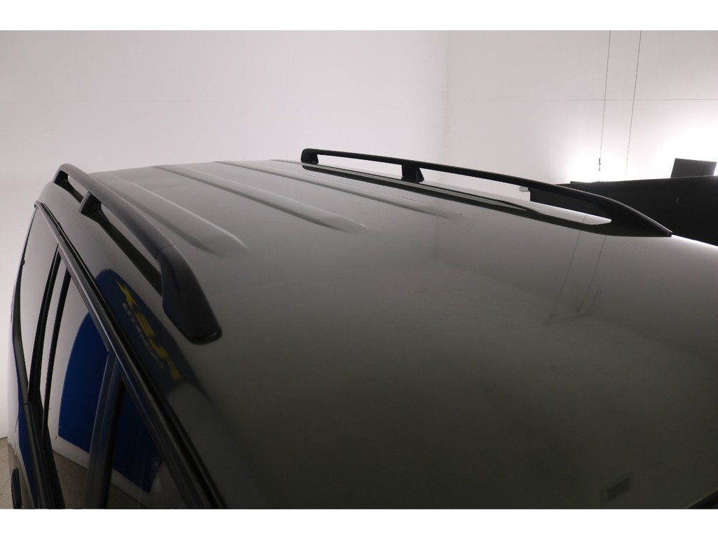 ルーフレール装備車！多目的に使えますね！