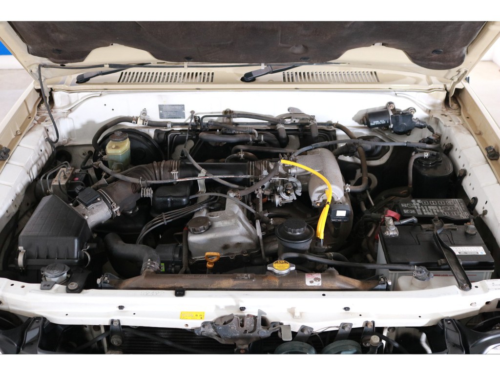 経済性に優れた２７００ｃｃ３ＲＺエンジン！耐久性に定評があります！