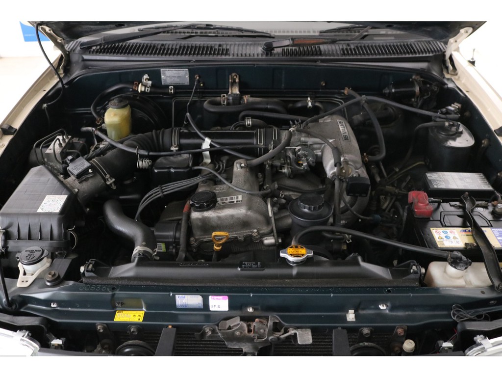 経済性に優れた２７００ｃｃ３ＲＺエンジン！タイミングチェーンで、１０万キロ毎のタイベル交換も不要！