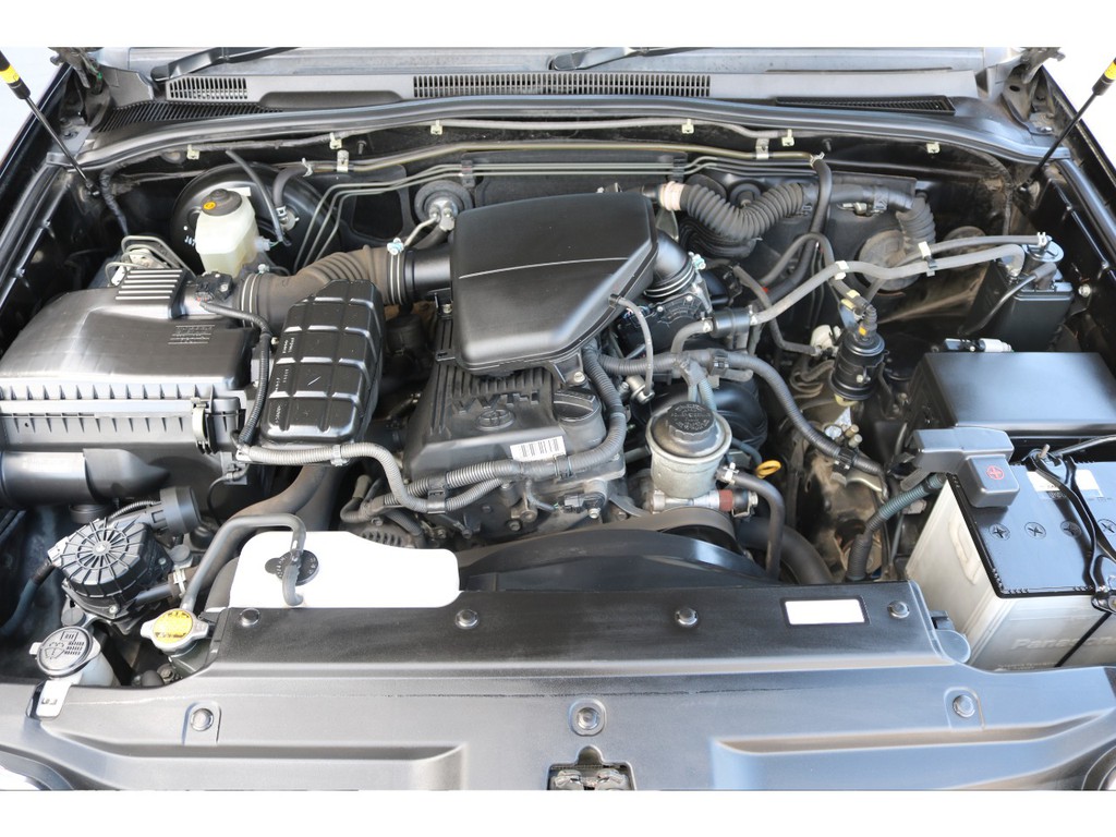 レスポンスの良い２ＴＲエンジン！２７００ｃｃで、ランクル系に比べて経済性に優れますね！