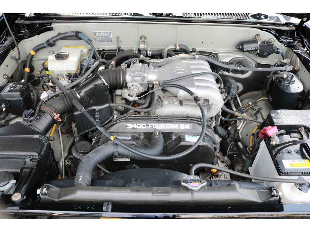 トルクフルな走りに定評にあるＶ６・３４００ｃｃの5VZエンジン！