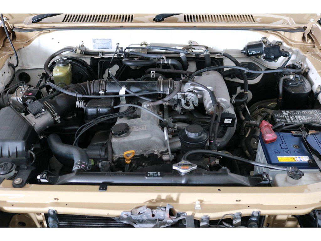 経済性に優れた２７００ｃｃの３ＲＺエンジン！タイミングチェーン式の為、１０万キロ毎の交換も不要です！
