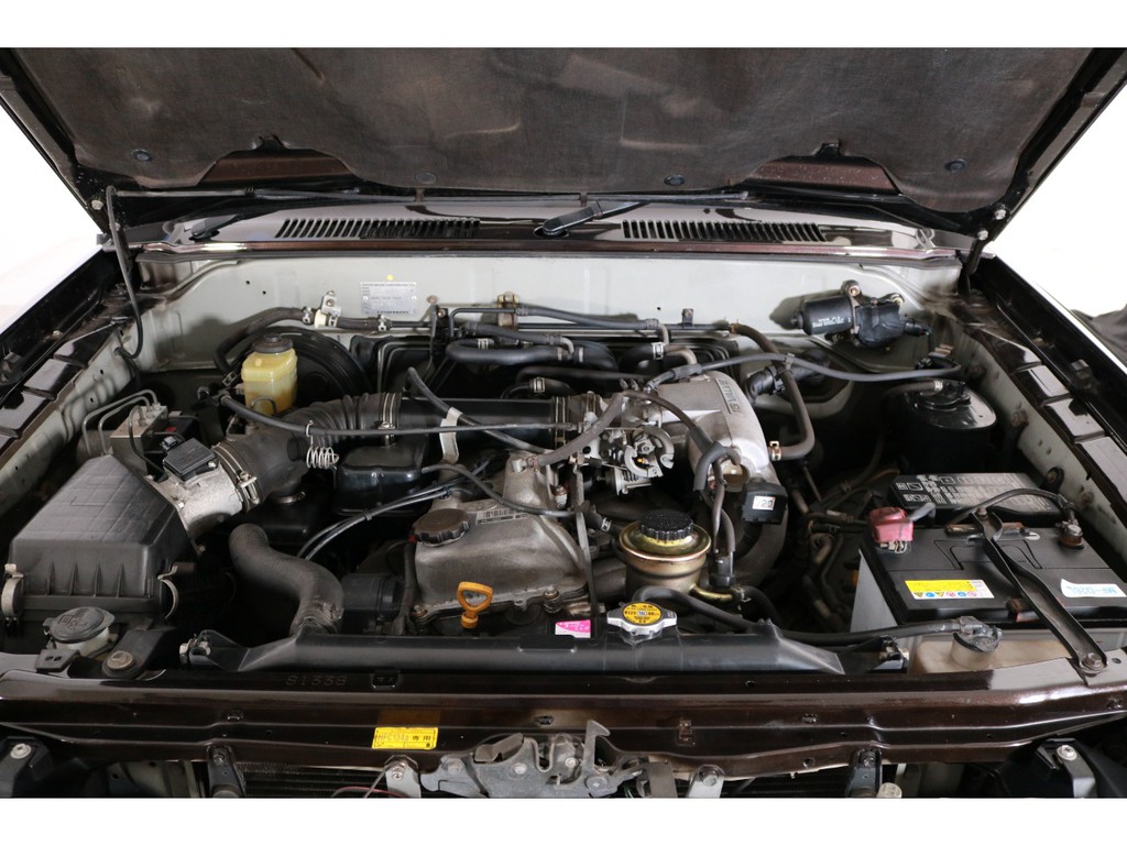 2.7Lの3ＲＺエンジン！タイミングチェーンで、10万キロ毎の交換は不要です！