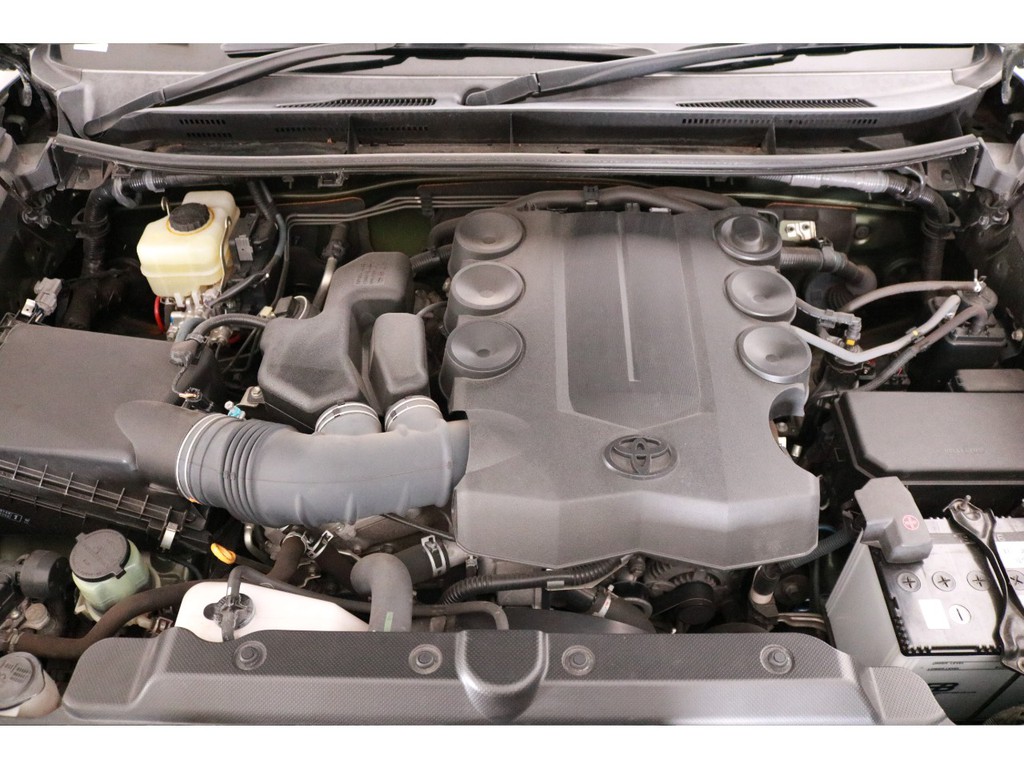 Ｖ６・４０００ｃｃの１ＧＲエンジン！トルクフルな走りが可能！