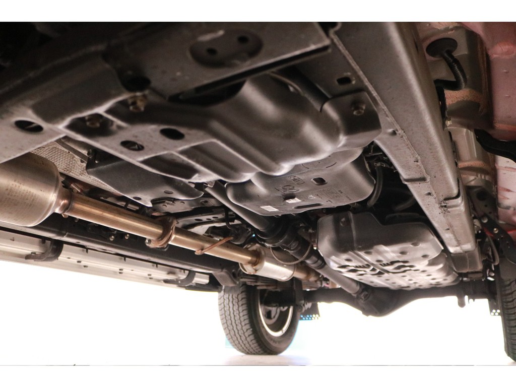 堅牢なラダーフレーム車！どんなオフロードもなんのその！