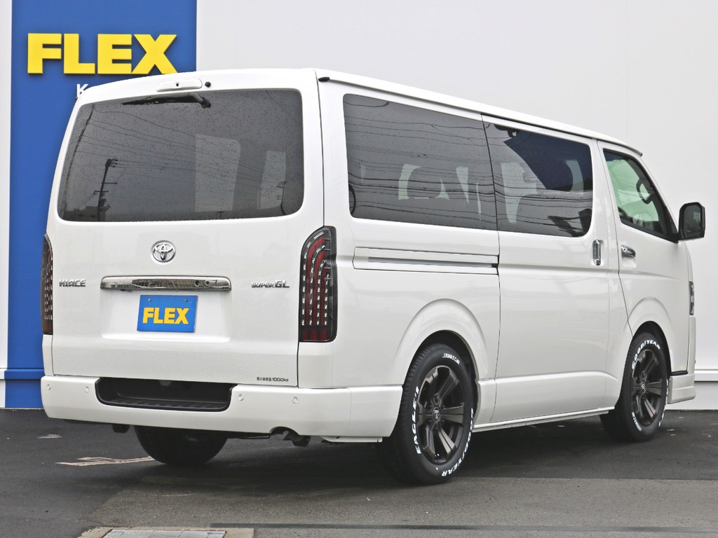 常時25台以上のハイエース展示車！　全国700台以上のハイエースからお取り寄せ！　ハイエースの事ならハイエース専門店のFLEXハイエース神戸店へ！