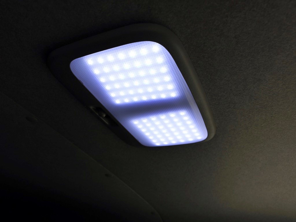 ＬＥＤルームランプも装着済み！　かなり明るいです！