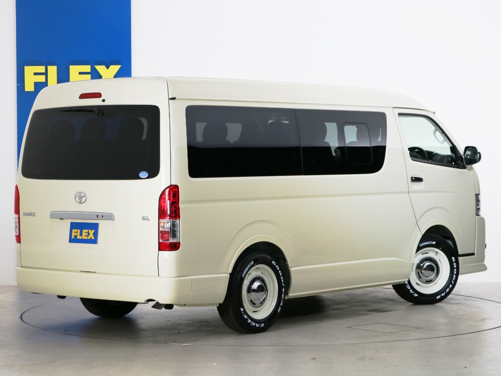 常時25台以上のハイエース展示車数、全国700台以上のハイエースからお取り寄せ！　ハイエースをお探しならまずはＦＬＥＸハイエース神戸店へ！