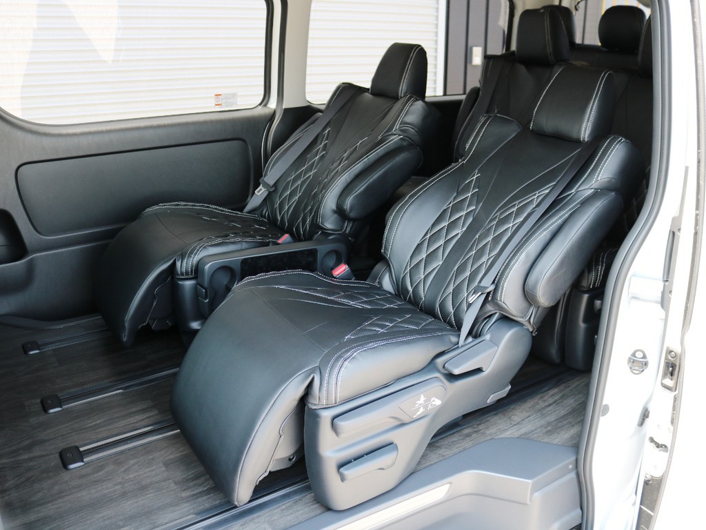 リクライニング・オットマン展開時の状態がこちら！　ゆったりとくつろげます！