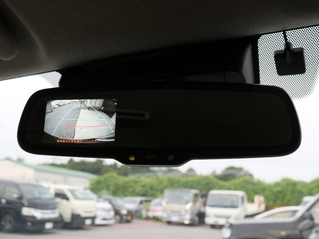 メーカーオプション　バックモニター内蔵自動防眩インナーミラー！