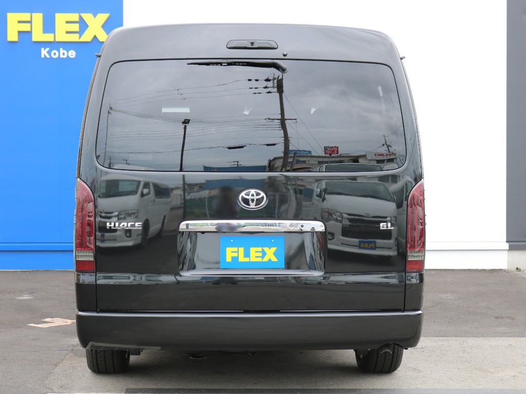 ハイエースのことならハイエース専門店のFLEXハイエース神戸店へ！　常時25台以上の展示車両、全国700台以上のハイエースから貴方にぴったりのハイエースをお探し致します！