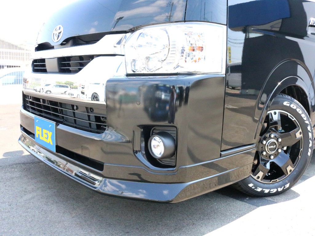 FLEXデルフィーノラインフロントリップを装着済み。同色塗装もばっちりでフロント回りが引き締まって見えます♪