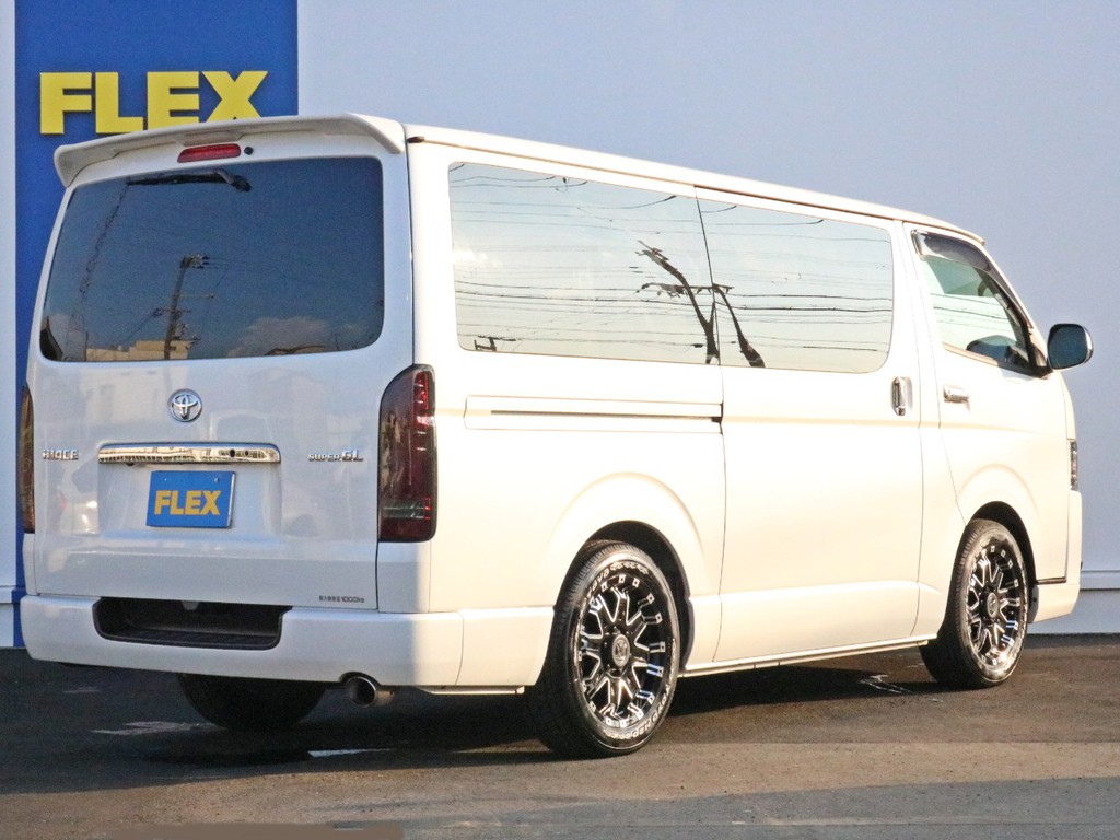 ハイエース、Renoca（リノカ）の事なら専門店のFLEXハイエース神戸店へ！　新車、中古車販売は勿論の事、経費が使えるリースや、ローンの利用など様々な形でハイエースライフを始めるお手伝いを致します！