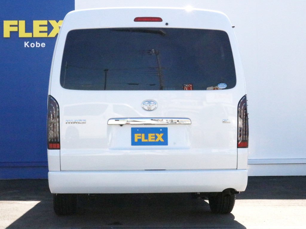 全国陸送歓迎です！　FLEX神戸店の展示車両は勿論の事、全国のFLEXが保有する車両を全国へ陸送致します！　ハイエースのことなら専門店のフレックス神戸店まで！