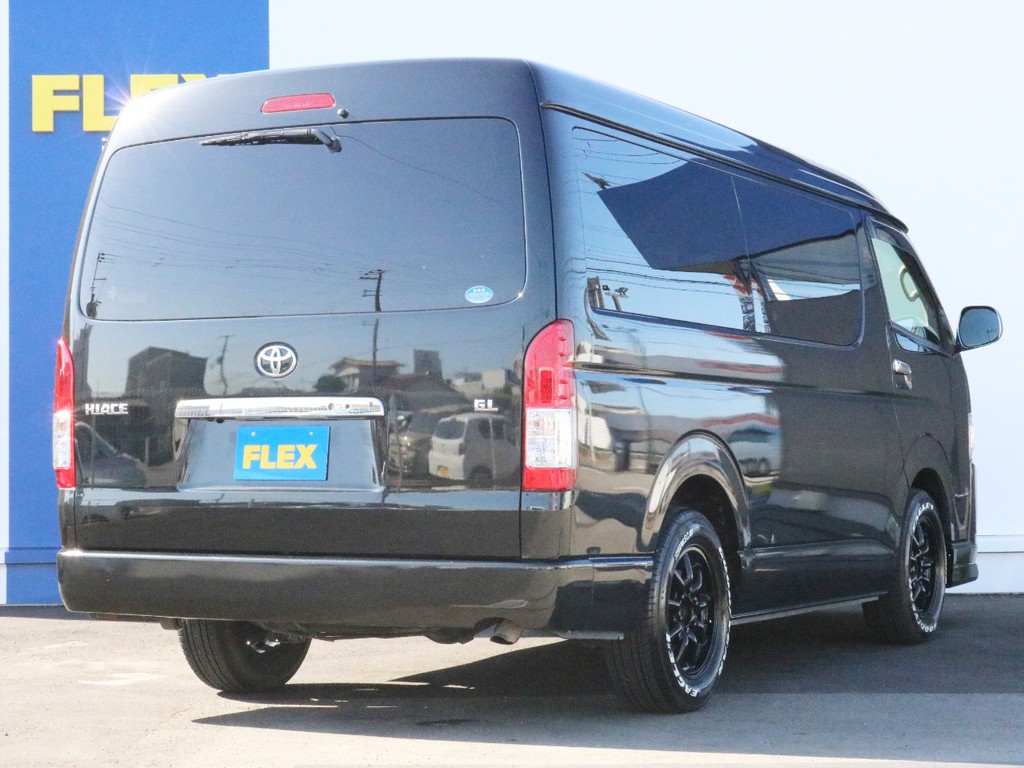 ハイエースの事なら専門店のFLEXハイエース神戸店まで！　新車、中古車販売は勿論、経費が使えるリースや、ローンを使った販売など、お客様がハイエースライフを始めるお手伝いを致します！