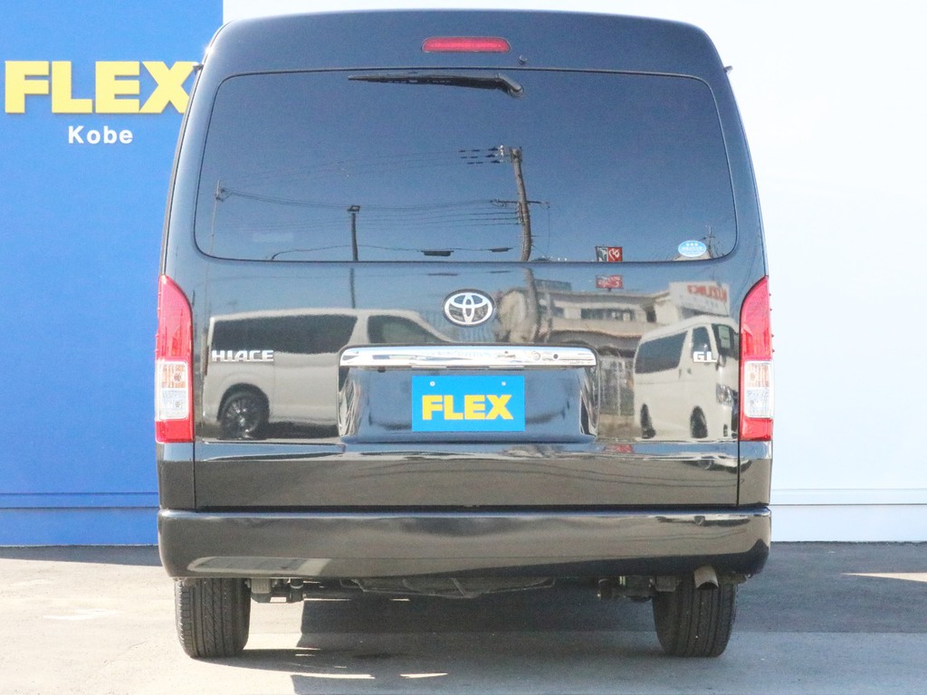 テールランプも純正を装着致しております。FLEXオリジナルテールランプ等追加のカスタムも歓迎です♪
