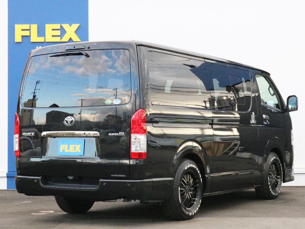 ハイエースのことなら専門店のＦＬＥＸハイエース神戸店へ！　新車中古車販売は勿論、経費が使えるリースやローンを使った販売など、新たなハイエースライフを始めるお手伝いを致します。