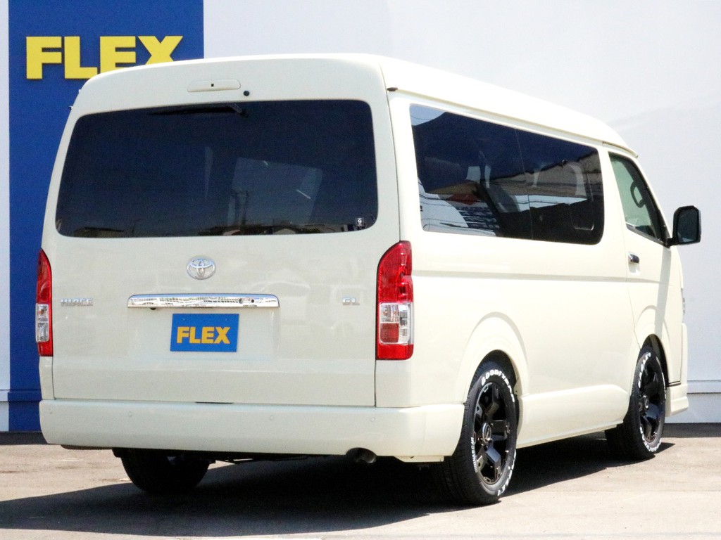 ハイエースをお探しならＦＬＥＸ神戸店へ！　神戸店展示車両は勿論、全国のＦＬＥＸが保有するハイエースの中から貴方にぴったりの一台をお探しします！