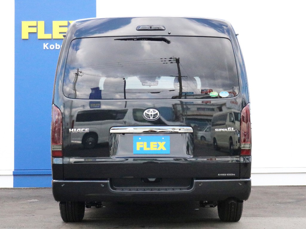 ハイエースをお探しならＦＬＥＸ神戸店へ！　神戸店の展示車両は勿論の事、全国のＦＬＥＸが保有するハイエースの中から貴方にぴったりの一台をお探し致します！