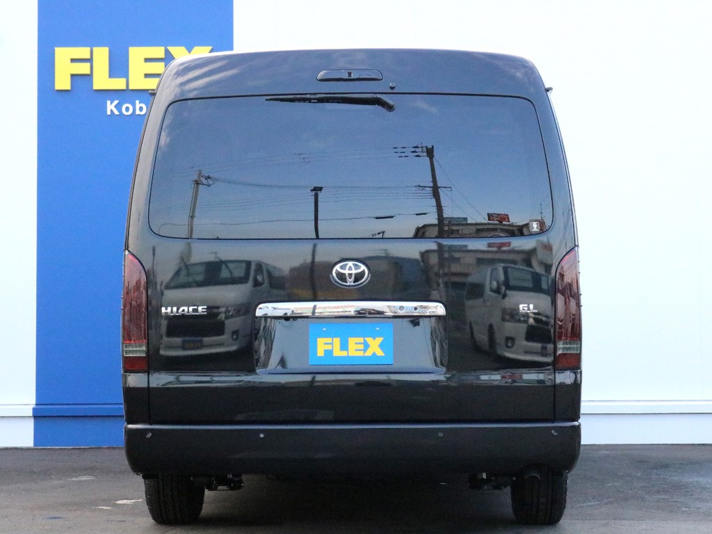 ハイエースをお探しならＦＬＥＸ神戸店へ！　神戸店の展示車両は勿論の事、全国のＦＬＥＸが保有するハイエースの中から貴方にぴったりの一台をお探し致します！