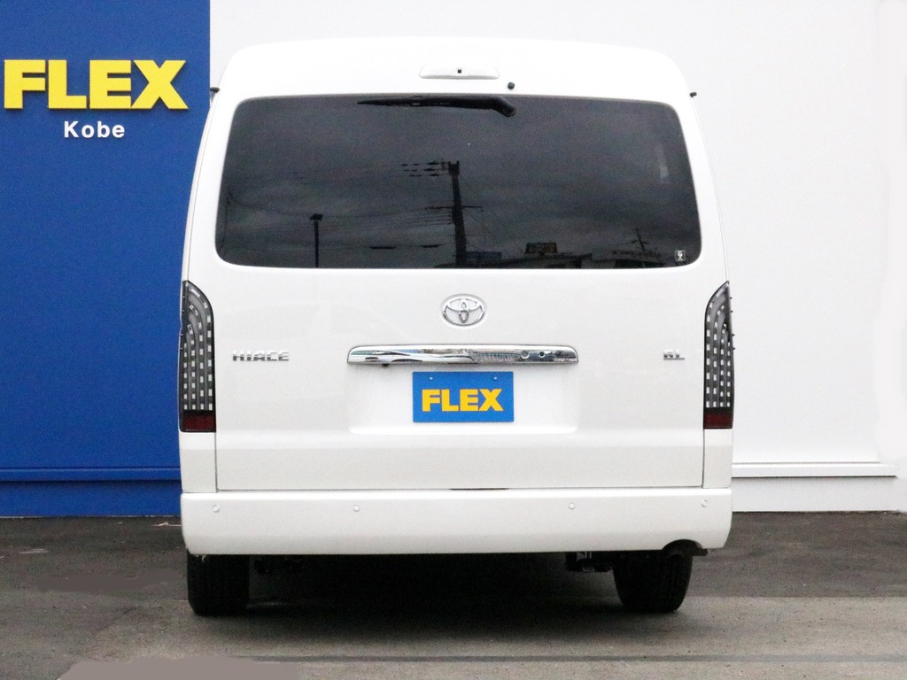 ハイエースをお探しならＦＬＥＸ神戸店へ！　神戸店の展示車両は勿論の事、全国のＦＬＥＸが保有するハイエースの中から貴方にぴったりの一台をお探し致します！