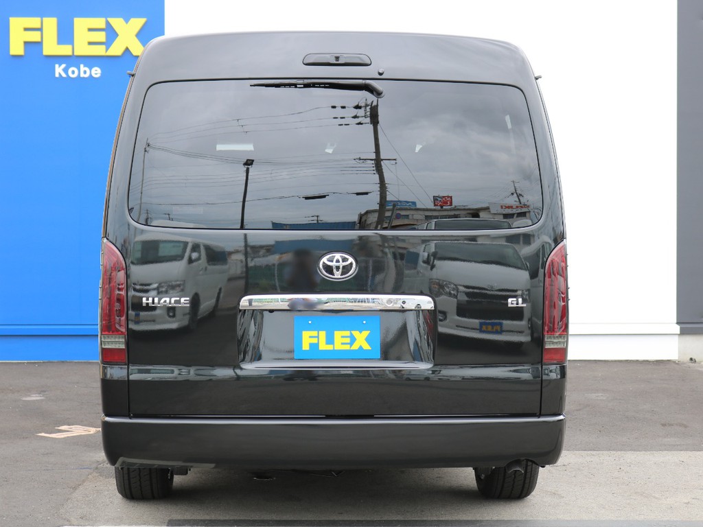 ハイエースのことならハイエース専門店のFLEXハイエース神戸店へ！　常時25台以上の展示車両、全国700台以上のハイエースから貴方にぴったりのハイエースをお探し致します！