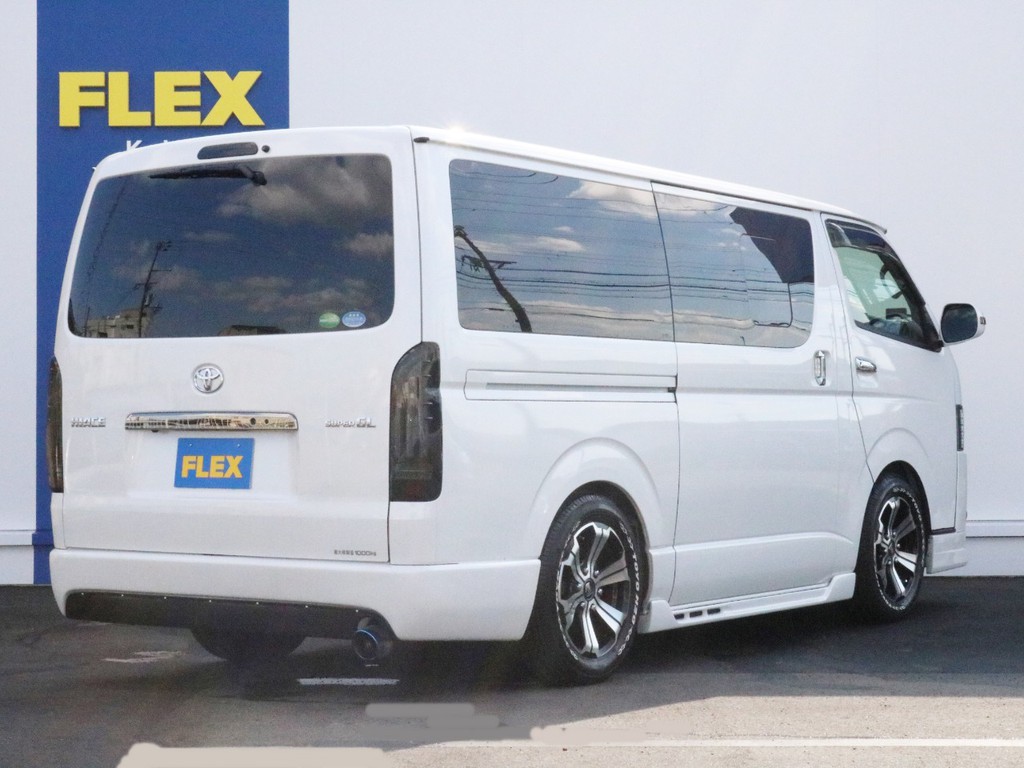 ハイエースの事なら専門店のFLEXハイエース神戸店まで！　新車、中古車販売は勿論、経費が使えるリースや、ローンを使った販売などハイエースライフを始めるお手伝いを致します！