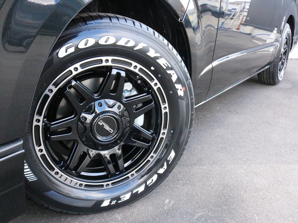 ＦＬＥＸ　Ｄｅｌｆ０４　１６インチアルミを装着！　タイヤはナスカーホワイトレタータイヤを合わせています。