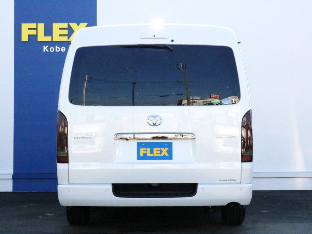 ハイエースをお探しならＦＬＥＸ神戸店へ！　神戸店の展示車両は勿論の事、全国のＦＬＥＸが保有するハイエースの中から貴方にぴったりの一台をお探し致します！