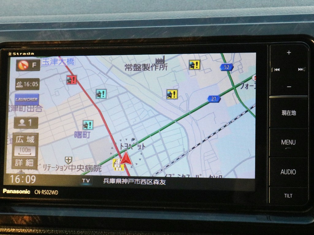 PanasonicストラーダSD地デジナビ（CN-RS02WD）を装着！　ナビとしては勿論、オーディオや映像モニターとしてもご活用頂けます。
