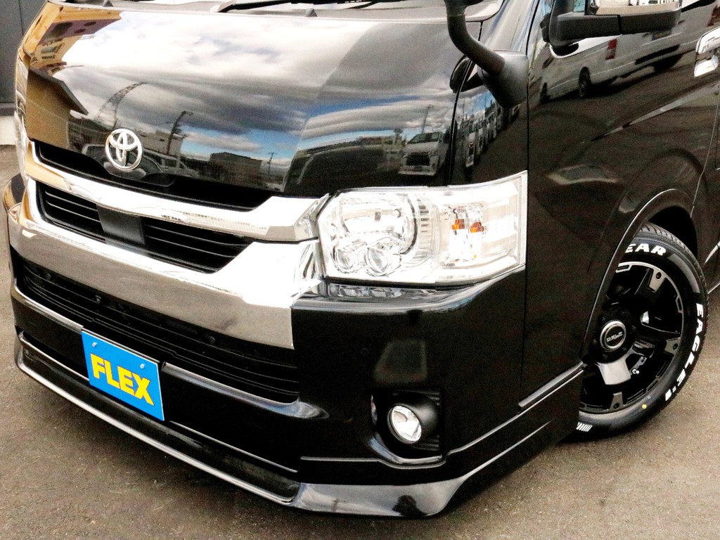 FLEXデルフィーノラインフロントリップを装着済み。同色塗装もばっちりでフロント回りが引き締まって見えます♪