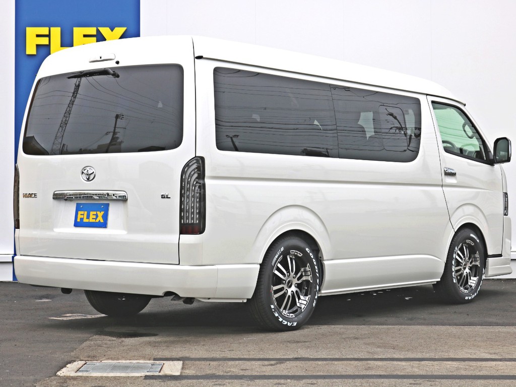ハイエースの事なら専門店のＦＬＥＸハイエース神戸店へ！　新車中古車販売は勿論の事、経費が使えるリースやローンを使った販売など、新たなハイエースライフを始めるお手伝いを致します。