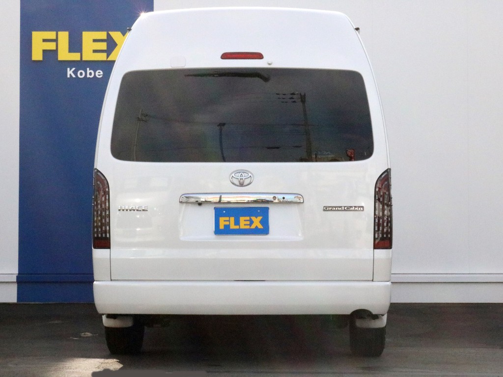 ハイエースをお探しならＦＬＥＸ神戸店へ！　神戸店の展示車両は勿論の事、全国のＦＬＥＸが保有するハイエースの中から貴方にぴったりの一台をお探し致します！