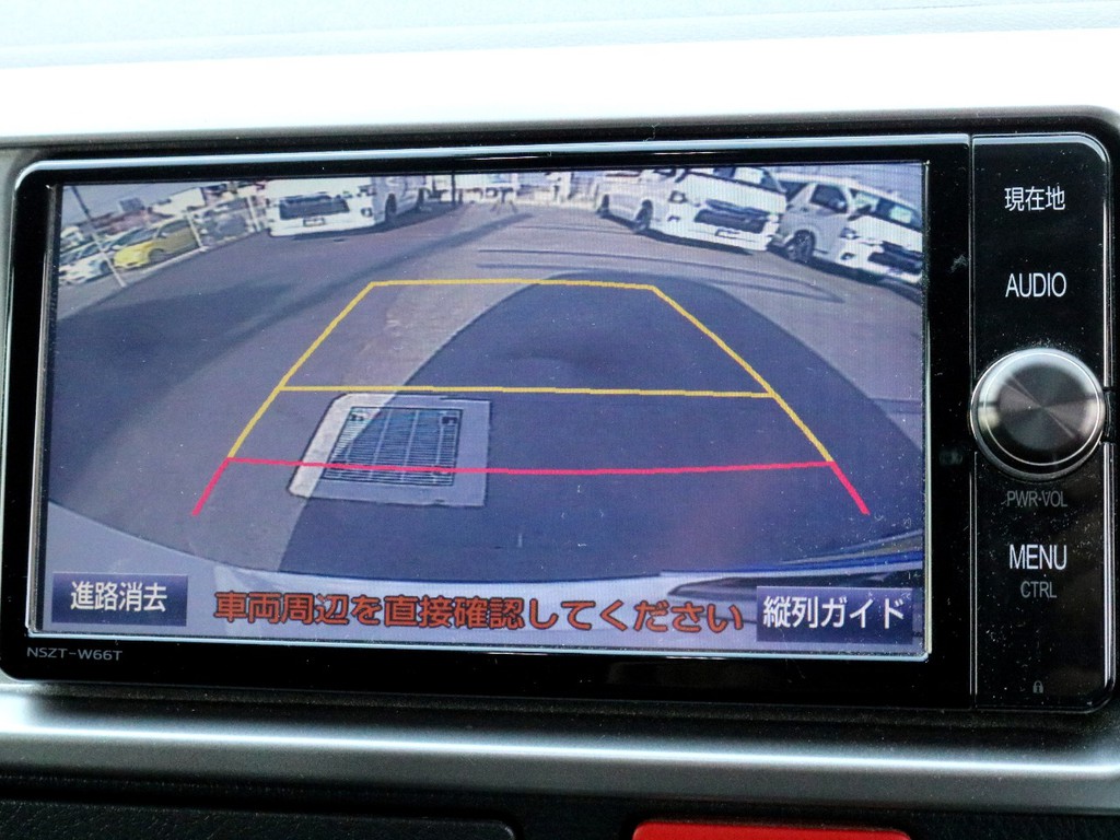 バックカメラも完備！　バックカメラの映像はナビモニターに映し出されます。