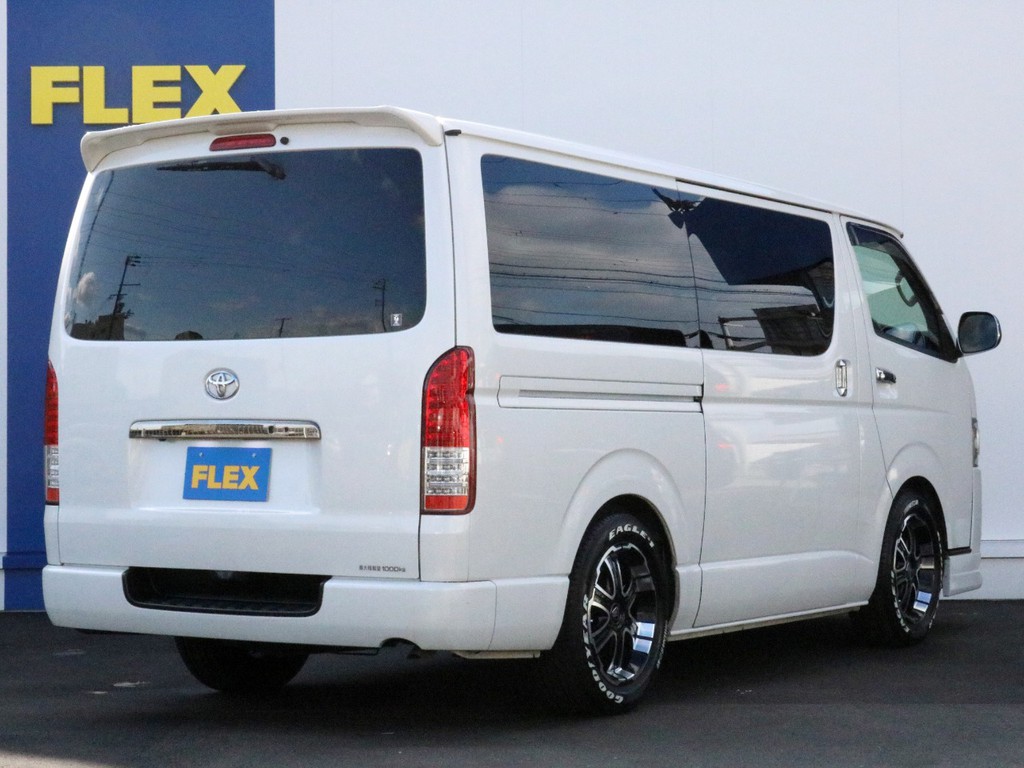 ハイエースの事なら専門店のＦＬＥＸハイエース神戸へ！　新車中古車販売は勿論の事、経費が使えるリースやローンを使った販売など、新たなハイエースライフを始めるお手伝いを致します。