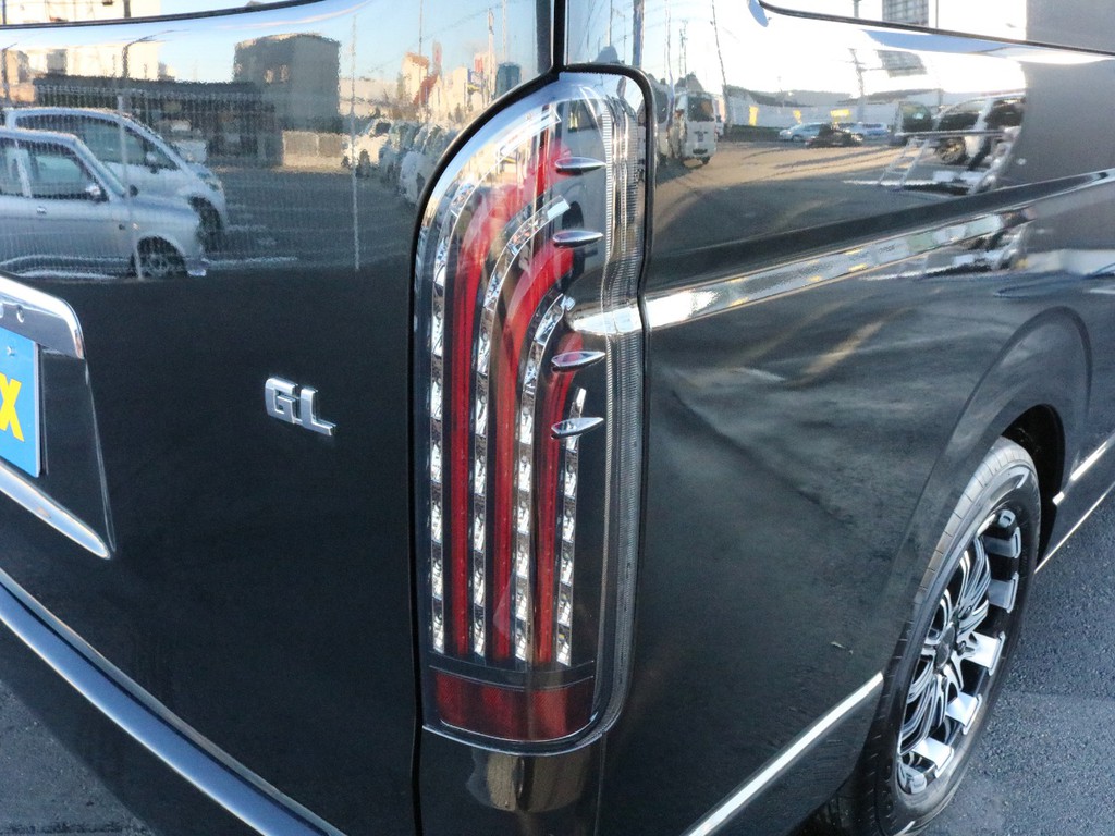 ＦＬＥＸ煌レッドＬＥＤテールランプ（新品）を装着済み！　視認性、デザイン性共に優れた一品です。