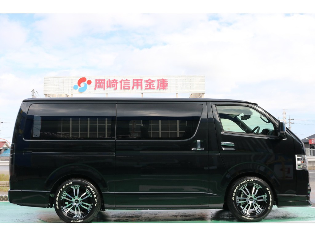 ハイエースをお探しならＦＬＥＸハイエース名古屋店へ！　名古屋店の展示車両は勿論の事、全国のＦＬＥＸが保有するハイエースの中から貴方にぴったりの一台をお探し致します。