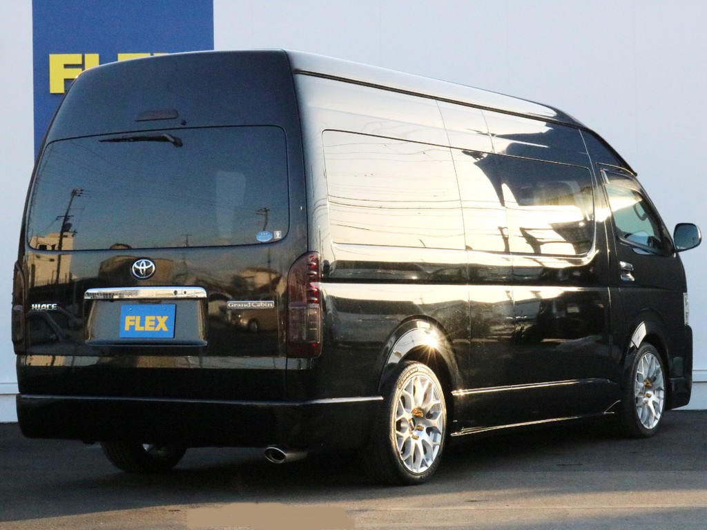 ハイエースの事なら専門店のＦＬＥＸハイエース神戸へ！　新車中古車販売は勿論の事、経費が使えるリースやローンを使った販売など新たなハイエースライフを始めるお手伝いを致します！