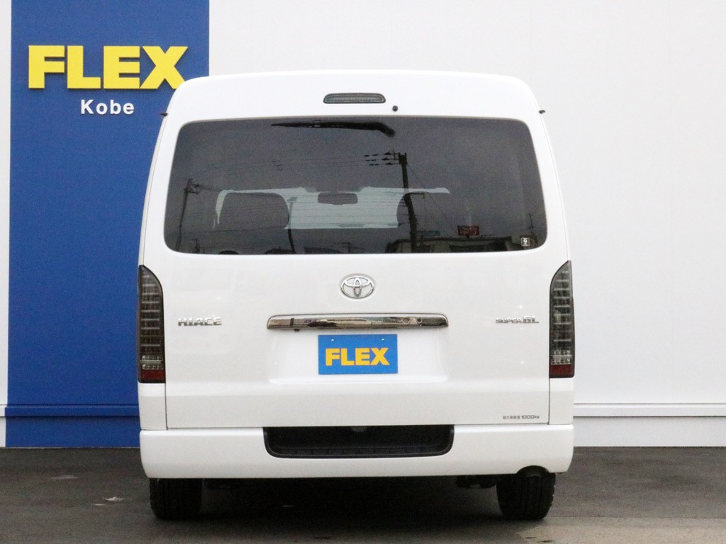 ハイエースをお探しならＦＬＥＸ神戸店へ！　神戸店の展示車両は勿論の事、全国のＦＬＥＸが保有するハイエースの中から貴方にぴったりの一台をお探し致します！