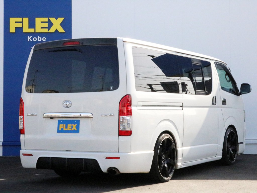 ハイエースの事なら専門店のＦＬＥＸハイエース神戸店へ！　新車中古車販売は勿論の事、経費が使えるリースやローンを使った販売など新たなハイエースライフを始めるお手伝いを致します！