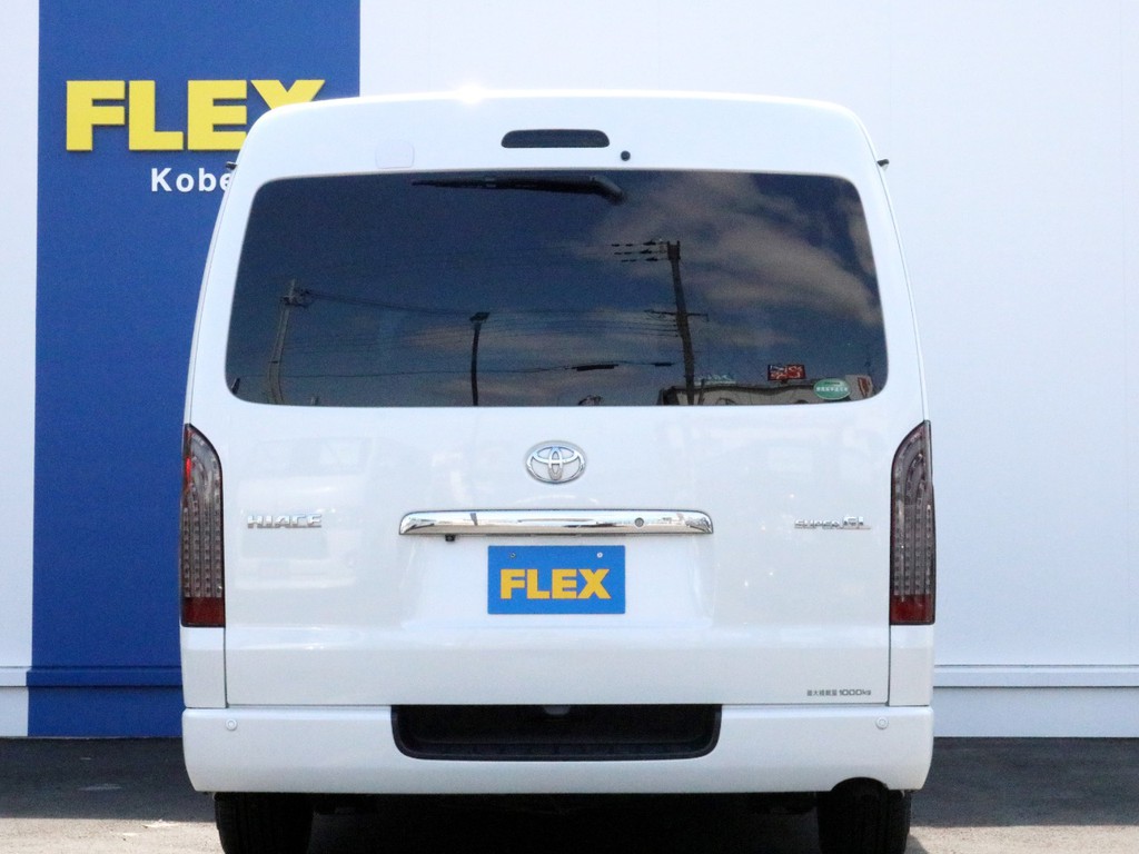 ハイエースをお探しならＦＬＥＸ神戸店へ！　神戸店の展示車両は勿論の事、全国のＦＬＥＸが保有するハイエースの中から貴方にぴったりの一台をお探し致します！