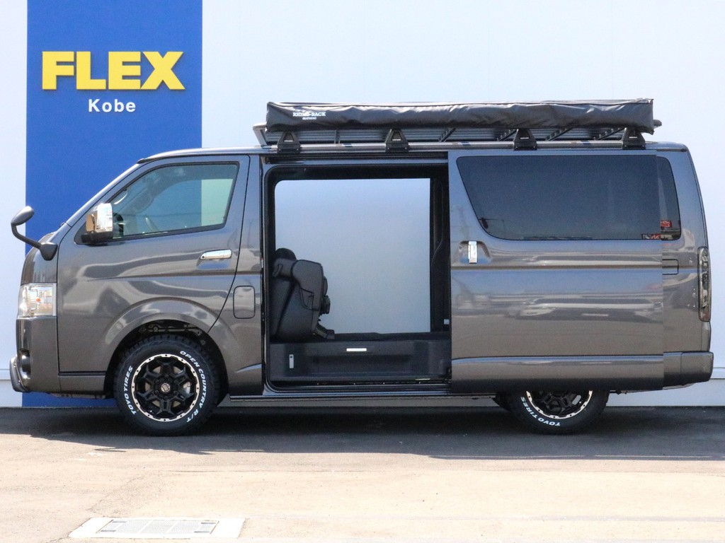 メーカーオプションの両側パワースライドドアも完備！　乗り降りや荷物の積み下ろしがとても楽になる他、風通しが良いので停車時の換気にも役立ちます。