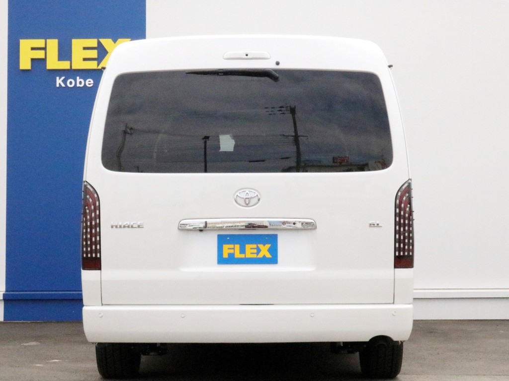 ハイエースをお探しならＦＬＥＸ神戸店へ！　神戸店の展示車両は勿論の事、全国のＦＬＥＸが保有するハイエースの中から貴方にぴったりの一台をお探し致します！