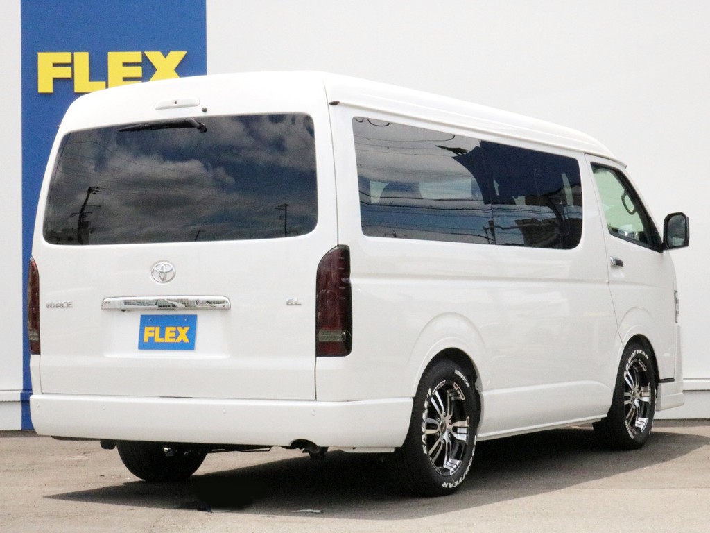ハイエースの事ならFLEXハイエース神戸店へ！　新車中古車販売は勿論、経費が使えるリースやローンを使った販売など新たなハイエースライフを始めるお手伝いを致します。