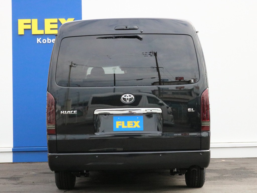 ハイエースをお探しならFLEXハイエース神戸店まで！　神戸店の展示車両は勿論、全国のFLEXが保有するハイエースの中から貴方にぴったりの一台をお探し致します！