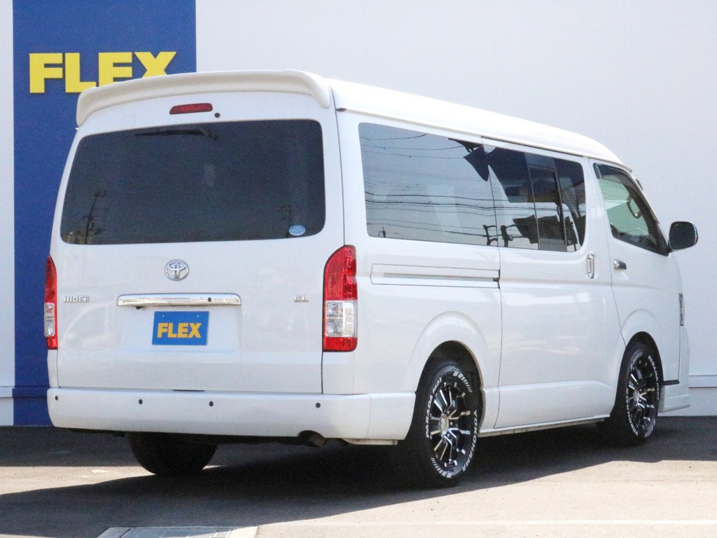 ハイエースの事なら専門店のＦＬＥＸハイエース神戸へ！　新車中古車販売は勿論の事、経費が使えるリースやローンを使った販売など新たなハイエースライフを始めるお手伝いを致します！