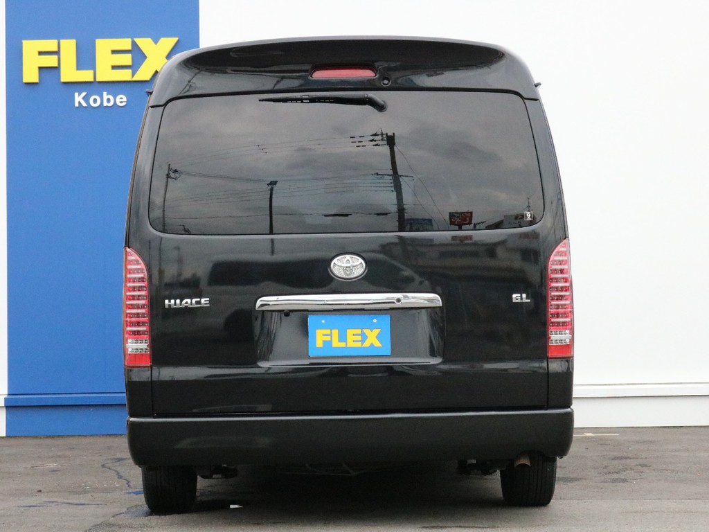 ハイエースをお探しならＦＬＥＸ神戸店へ！　神戸店の展示車両は勿論の事、全国のＦＬＥＸが保有するハイエースの中から貴方にぴったりの一台をお探し致します！